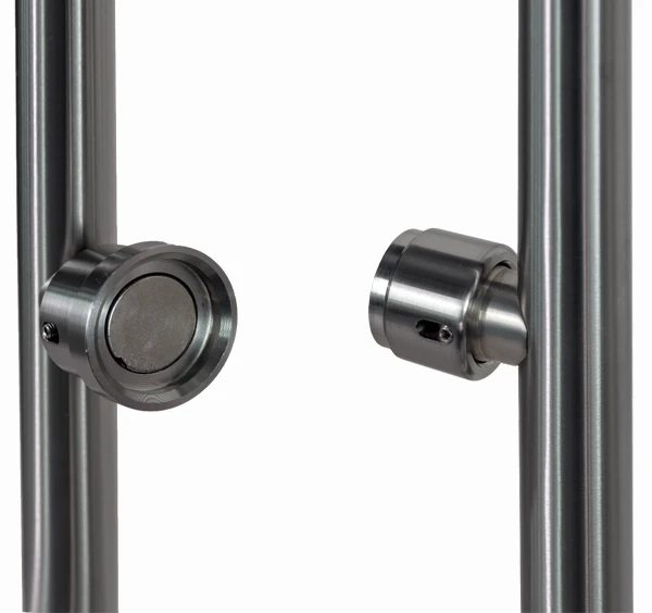 Двойная распашная секция ограждения серии BH02 с&nbsp;магнитным устройством блокировки